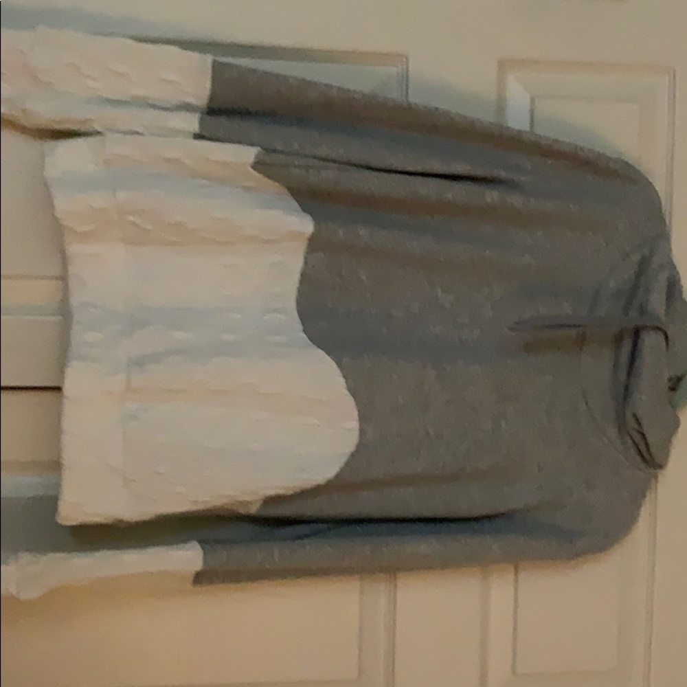 Sweatshirt/Hoodie